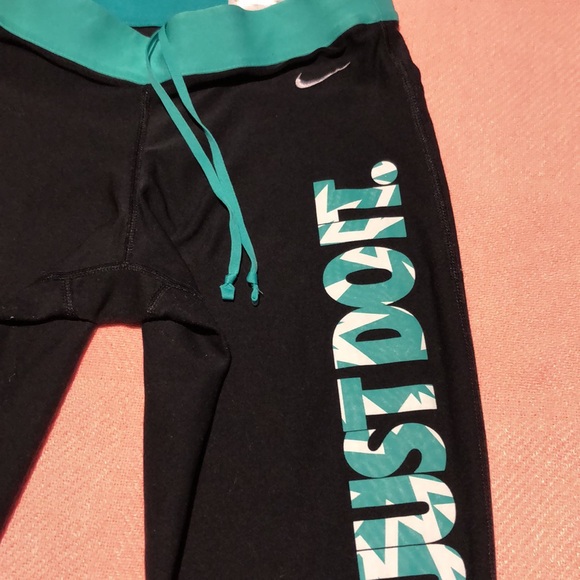 ⬇️⭐️ Women’s Nike Just Do It Leggings - Picture 6 of 12
